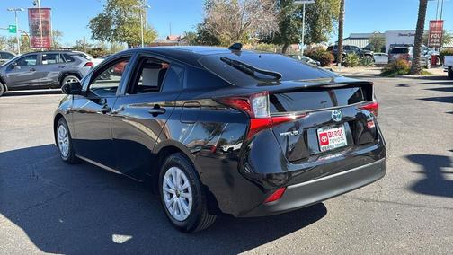 2021 Toyota Prius LE