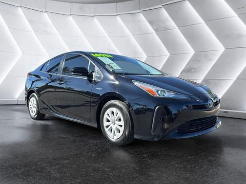 2021 Toyota Prius LE