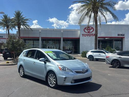 2012 Toyota Prius v Five