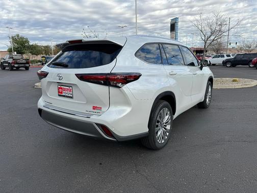 2026 Toyota Highlander Platinum