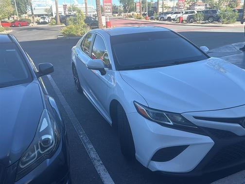 2018 Toyota Camry SE