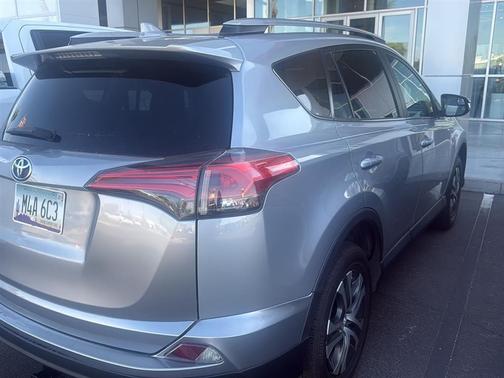 Silver Sky Metallic 2018 Toyota RAV4 LE