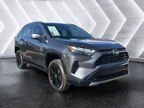2025 Toyota RAV4 Hybrid SE