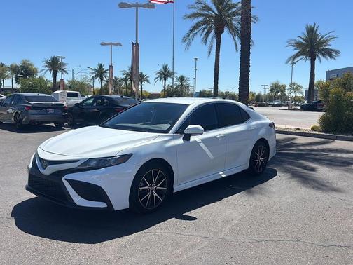 2023 Toyota Camry SE
