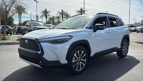 2025 Toyota Corolla Cross XLE