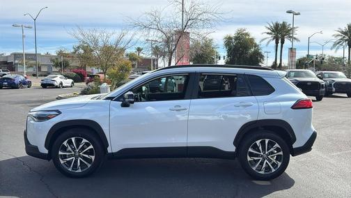 2025 Toyota Corolla Cross XLE