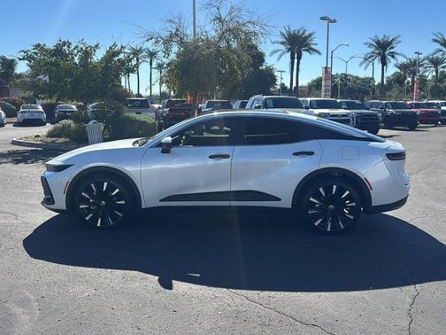 2024 Toyota Crown Platinum