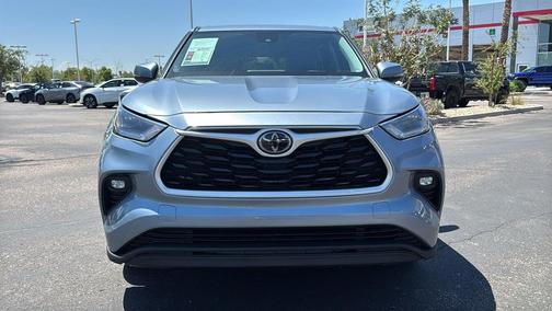 Moondust 2021 Toyota Highlander LE