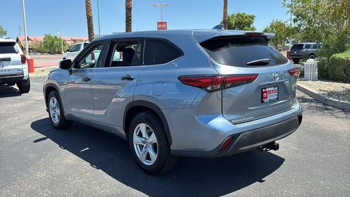 Moondust 2021 Toyota Highlander LE