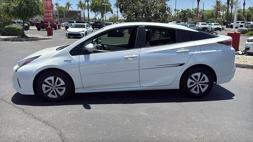 Blizzard Pearl 2017 Toyota Prius Three