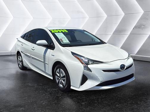 Blizzard Pearl 2017 Toyota Prius Three