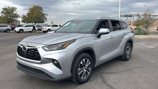 2024 Toyota Highlander XLE