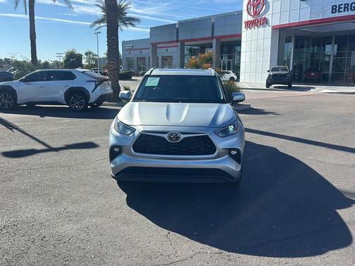 2024 Toyota Highlander XLE