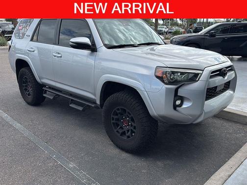 Classic Silver Metallic 2024 Toyota 4Runner SR5 Premium