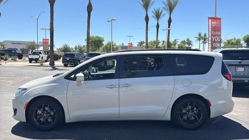 Luxury White Pearlcoat 2020 Chrysler Pacifica Touring-L Plus