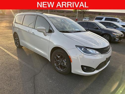 Luxury White Pearlcoat 2020 Chrysler Pacifica Touring-L Plus
