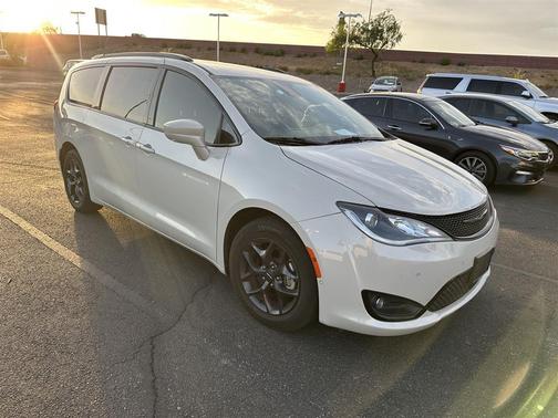 Luxury White Pearlcoat 2020 Chrysler Pacifica Touring-L Plus