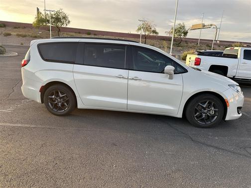 Luxury White Pearlcoat 2020 Chrysler Pacifica Touring-L Plus