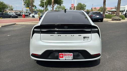 2025 Toyota Prius Plug-In Hybrid SE