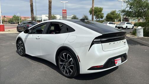 2025 Toyota Prius Plug-In Hybrid SE