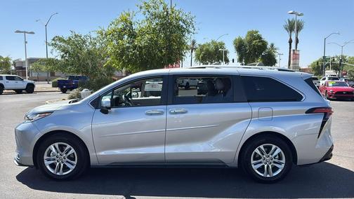 Celestial Silver Metallic 2022 Toyota Sienna Limited