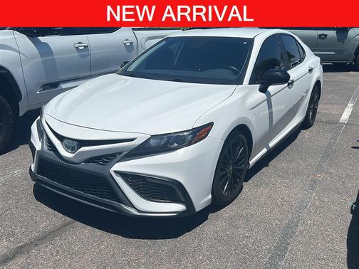 Super White 2022 Toyota Camry SE