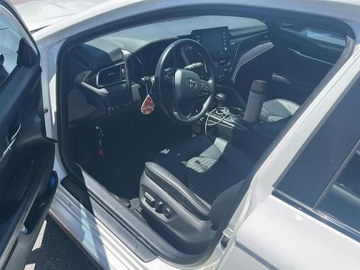 Super White 2022 Toyota Camry SE