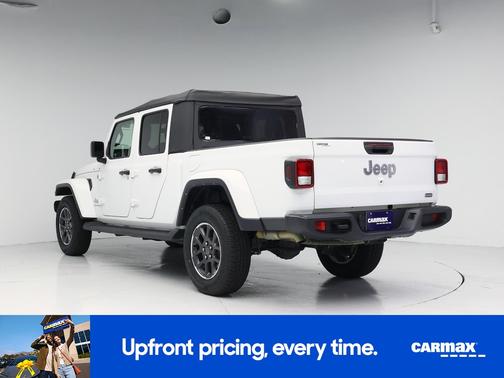 White 2023 Jeep Gladiator Overland