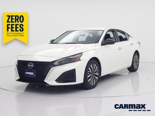 White 2025 Nissan Altima SV