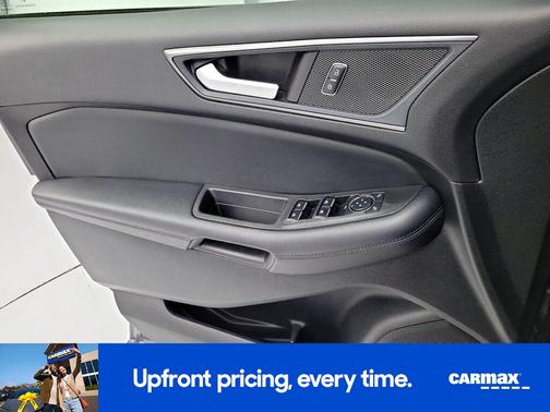 Gray 2024 Ford Edge SE