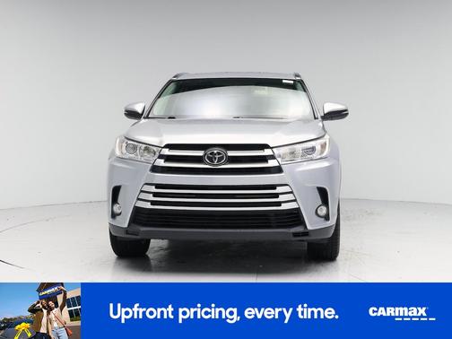 Silver 2017 Toyota Highlander XLE