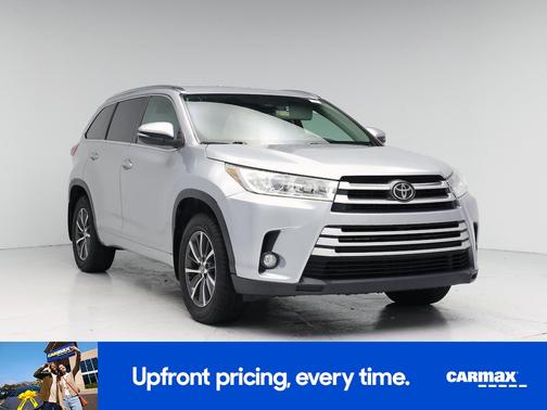 Silver 2017 Toyota Highlander XLE