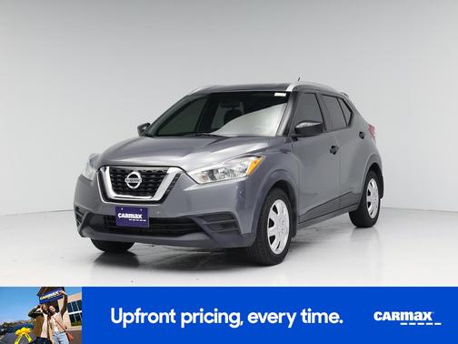 Gray 2018 Nissan Kicks SV