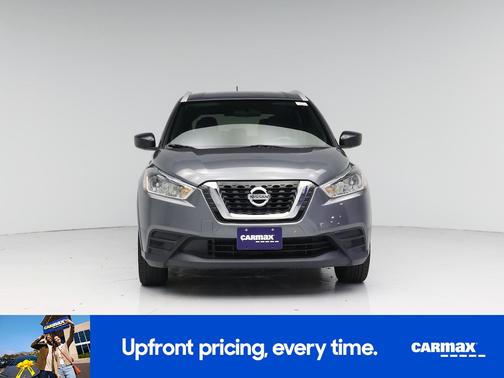 Gray 2018 Nissan Kicks SV