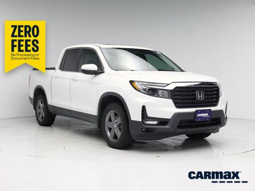 White 2023 Honda Ridgeline RTL