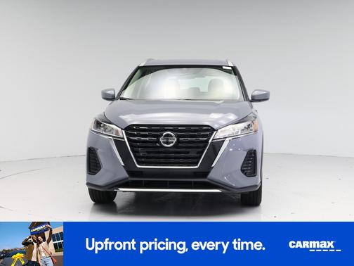 Gray 2021 Nissan Kicks SV