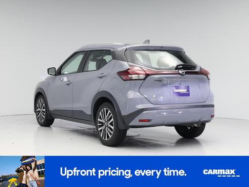 Gray 2021 Nissan Kicks SV