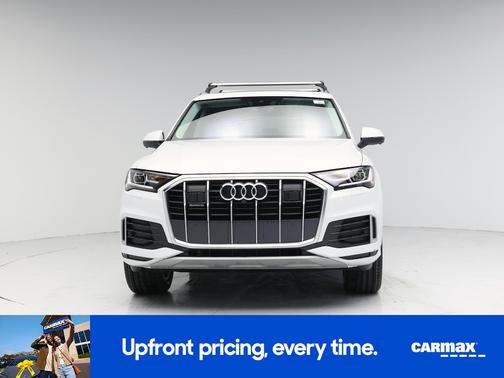 White 2024 Audi Q7 Premium