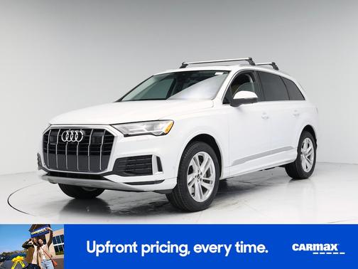 White 2024 Audi Q7 Premium