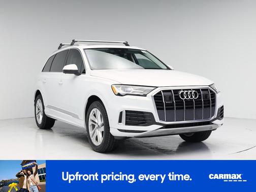 White 2024 Audi Q7 Premium