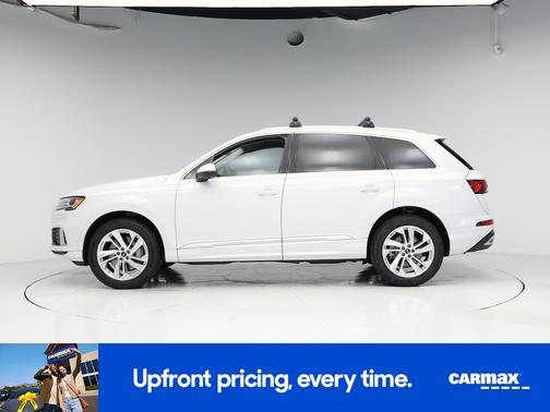 White 2024 Audi Q7 Premium