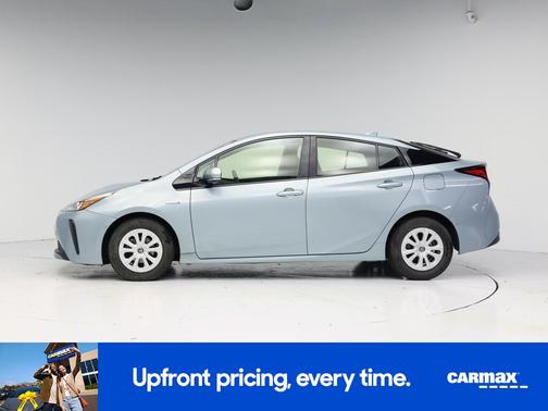 Green 2019 Toyota Prius LE