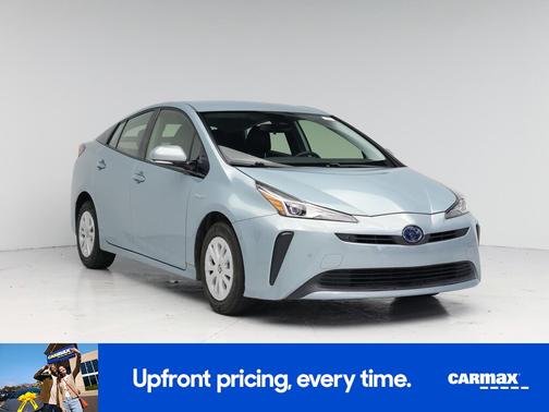 Green 2019 Toyota Prius LE