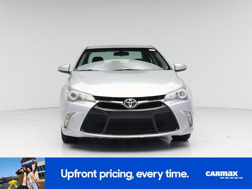 Silver 2017 Toyota Camry SE