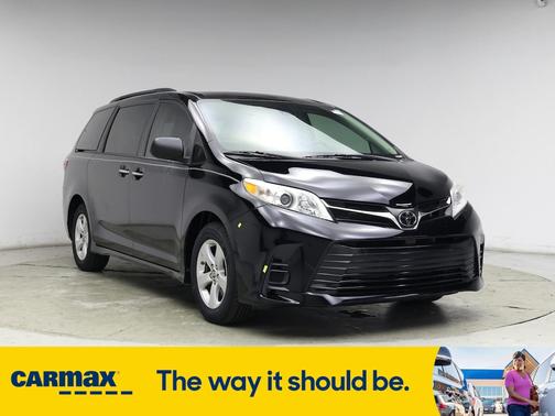 2019 Toyota Sienna LE