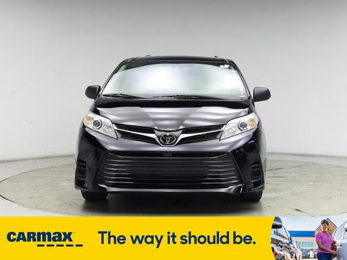 2019 Toyota Sienna LE