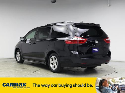 2019 Toyota Sienna LE
