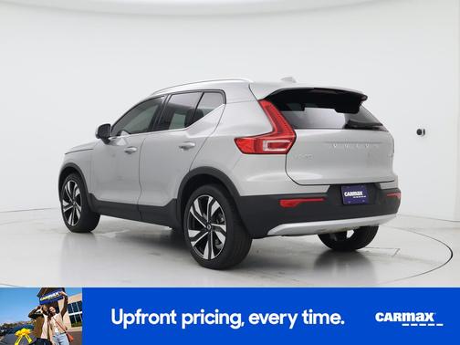 2023 Volvo XC40 B5 Ultimate Bright Theme