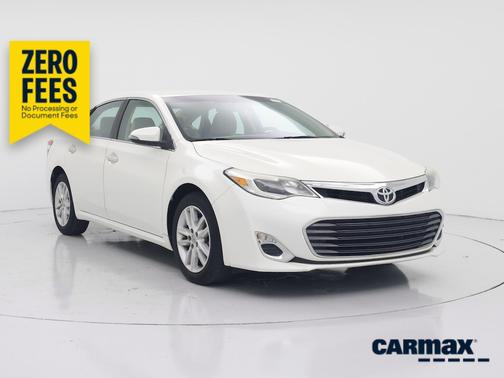 White 2015 Toyota Avalon XLE