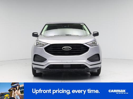 Silver 2022 Ford Edge SE